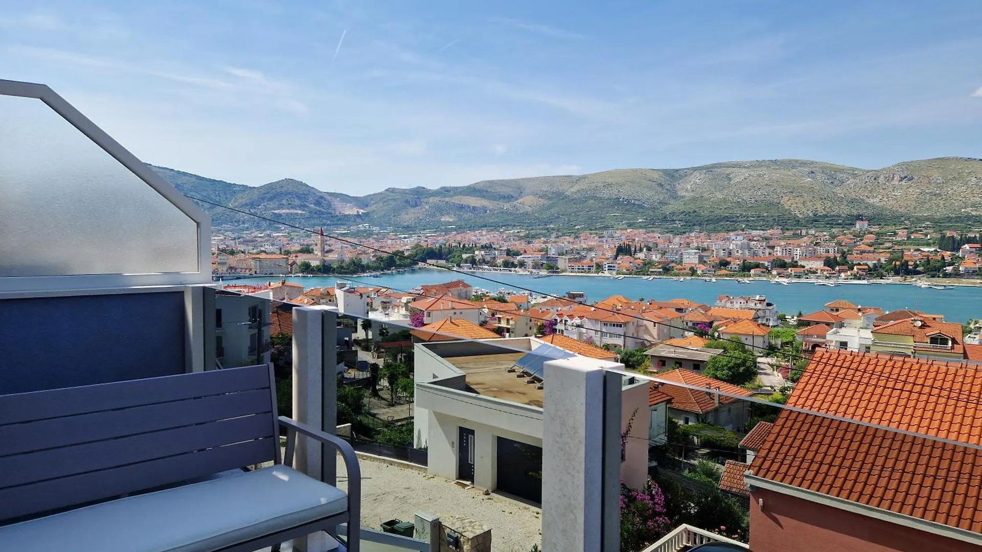 Apartment With Sea View In Trogir