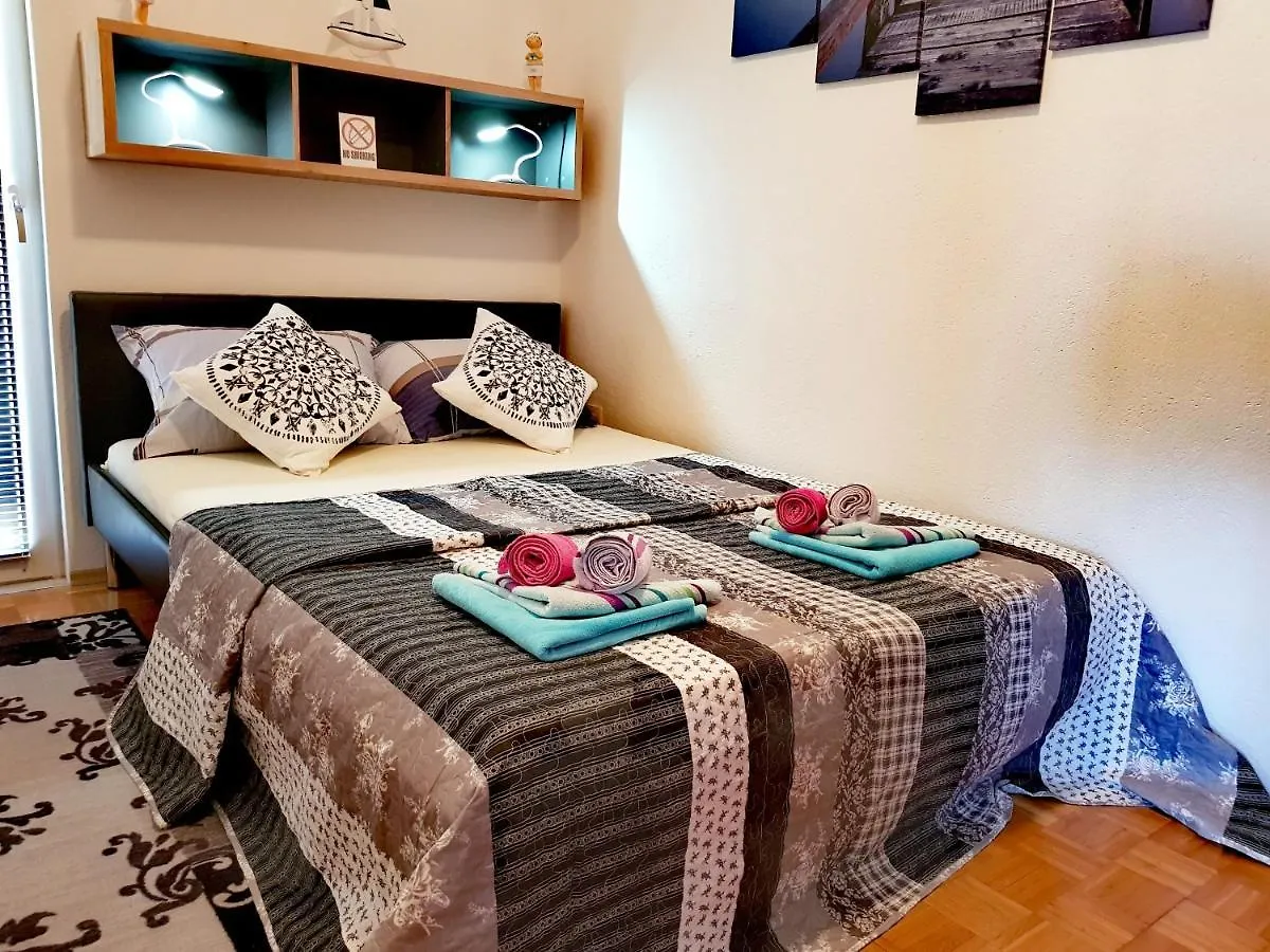 Apartment With Sea View In Trogir