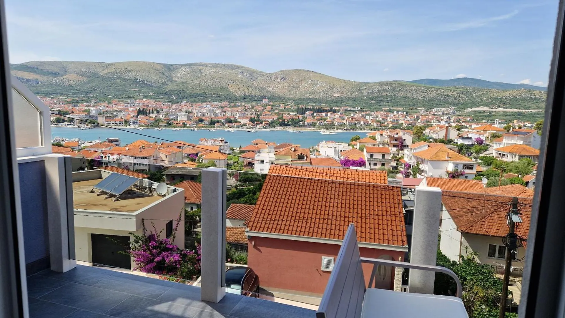 Apartment With Sea View In Trogir